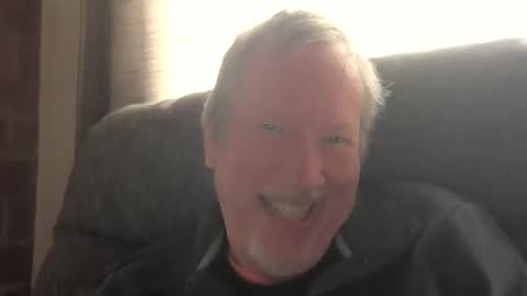 Snapshot of monkeedance chatting on 12-15-25, 06:23 Monkee Dance online show from 12-15-25, 06:23