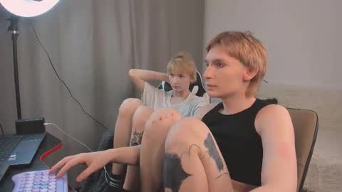 Snapshot of mono_lite chatting on 09-13-25, 09:03 Mon online show from 09-13-25, 09:03