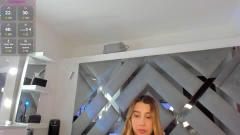 Snapshot of monroe_glez05 chatting on 02-17-26, 09:43 Marilyn online show from 02-17-26, 09:43