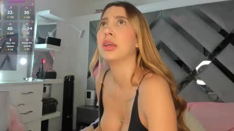 Snapshot of monroe_glez05 chatting on 02-26-26, 10:09 Marilyn online show from 02-26-26, 10:09