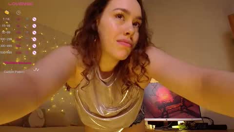 Snapshot of monroe_linger chatting on 02-21-26, 06:36 Monroe Please dont forger to follow me online show from 02-21-26, 06:36