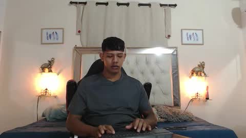 Snapshot of monsoon_the_best chatting on 09-09-25, 02:44 monsoon_the_best online show from 09-09-25, 02:44