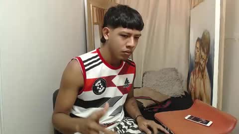 Snapshot of monsoon_the_best chatting on 11-11-25, 03:17 monsoon_the_best online show from 11-11-25, 03:17