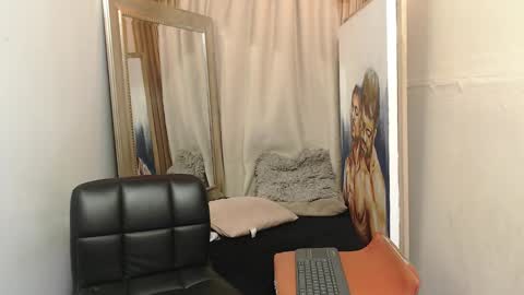 Snapshot of monsoon_the_best chatting on 11-23-25, 05:51 monsoon_the_best online show from 11-23-25, 05:51