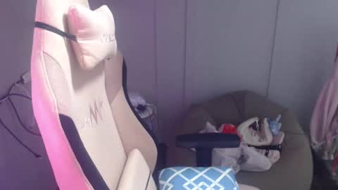 ELYSE A SIMPLE GIRL online show from 01-12-25, 04:08