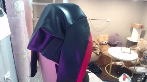 ELYSE A SIMPLE GIRL online show from 09-13-25, 02:39