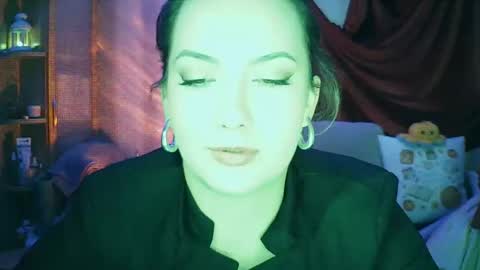 moodiemira online show from 11-15-25, 06:04