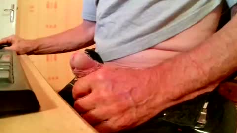 Snapshot of mookie2 chatting on 10-11-25, 07:01 mookie2 online show from 10-11-25, 07:01