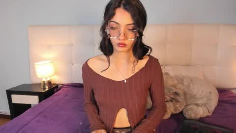 Elizabeth  online show from 11-25-25, 07:14