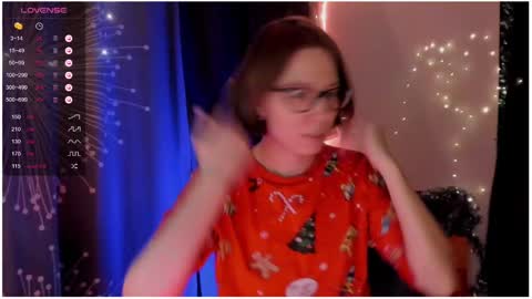 Snapshot of moon__girl chatting on 12-25-24, 07:56 Roxy online show from 12-25-24, 07:56