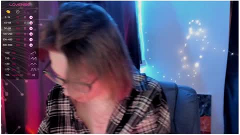 Snapshot of moon__girl chatting on 01-24-25, 08:11 Roxy online show from 01-24-25, 08:11