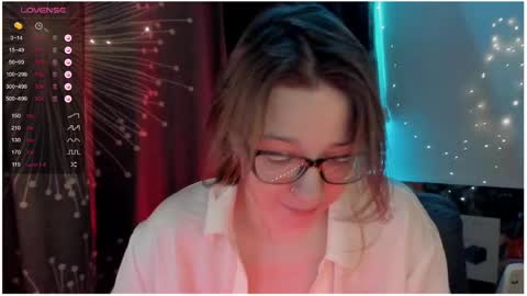 Snapshot of moon__girl chatting on 01-31-25, 08:12 Roxy online show from 01-31-25, 08:12