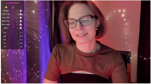 Snapshot of moon__girl chatting on 02-21-25, 07:10 Roxy online show from 02-21-25, 07:10