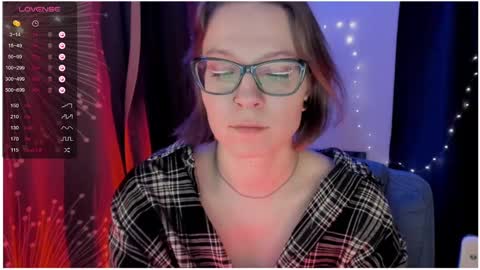 Snapshot of moon__girl chatting on 03-07-25, 06:54 Roxy online show from 03-07-25, 06:54