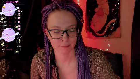 Snapshot of moon__girl chatting on 09-21-25, 07:04 Roxy online show from 09-21-25, 07:04