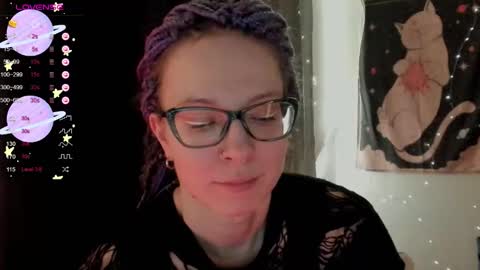 Snapshot of moon__girl chatting on 10-04-25, 09:13 Roxy online show from 10-04-25, 09:13