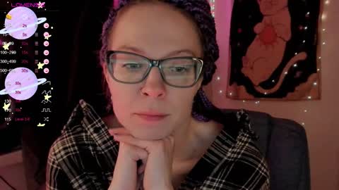 Snapshot of moon__girl chatting on 10-14-25, 06:52 Roxy online show from 10-14-25, 06:52