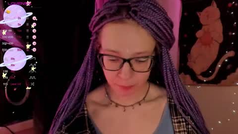 Snapshot of moon__girl chatting on 10-16-25, 07:04 Roxy online show from 10-16-25, 07:04