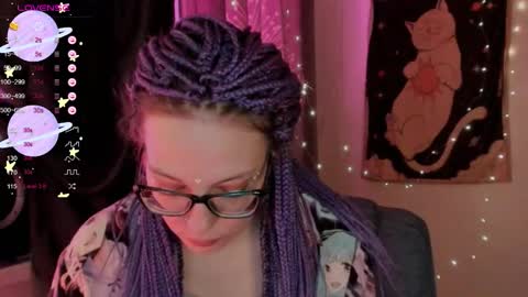 Snapshot of moon__girl chatting on 10-17-25, 07:27 Roxy online show from 10-17-25, 07:27