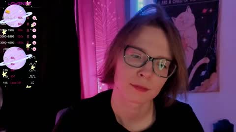 Snapshot of moon__girl chatting on 10-25-25, 07:08 Roxy online show from 10-25-25, 07:08