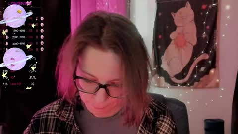 Snapshot of moon__girl chatting on 10-30-25, 07:58 Roxy online show from 10-30-25, 07:58