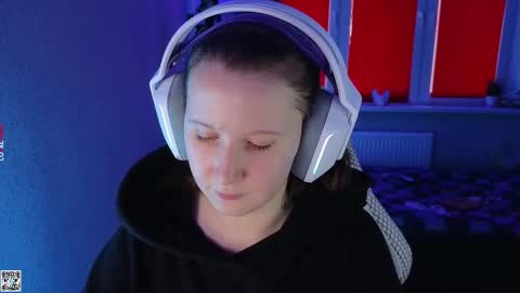 Lola online show from 10-09-25, 01:20