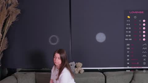 Snapshot of moon_night_anna chatting on 02-01-25, 03:41 Anna Trass online show from 02-01-25, 03:41