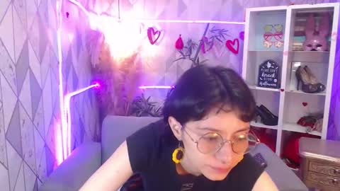 Snapshot of mooncharlotte chatting on 11-06-25, 07:59 Charlotte online show from 11-06-25, 07:59