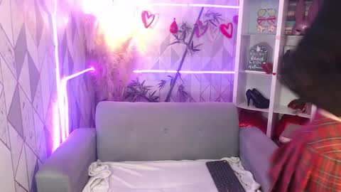 Snapshot of mooncharlotte chatting on 11-11-25, 07:58 Charlotte online show from 11-11-25, 07:58