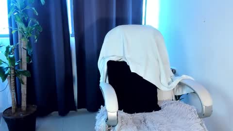 moonie_baddie31 online show from 10-15-25, 09:26