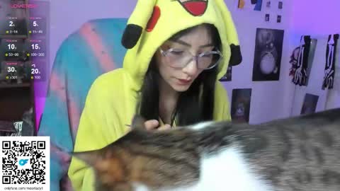 MOON  online show from 10-28-25, 02:04