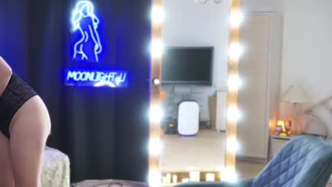 Snapshot of moonlight4u chatting on 01-24-25, 05:21 Jane online show from 01-24-25, 05:21