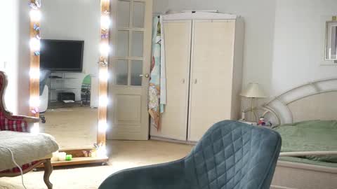 Snapshot of moonlight4u chatting on 09-29-25, 05:45 Jane online show from 09-29-25, 05:45