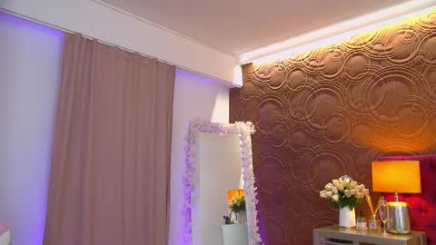 Snapshot of moonligt_iris chatting on 10-09-25, 06:00 moonligt_iris online show from 10-09-25, 06:00