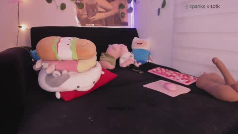 moonliight__ online show from 09-24-25, 10:24