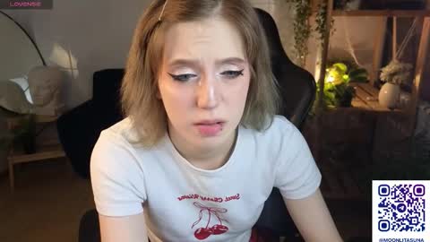 Asuna online show from 11-05-25, 01:44