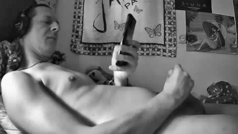 Snapshot of moonlucky007 chatting on 09-18-25, 09:22 Moonlucky007 online show from 09-18-25, 09:22