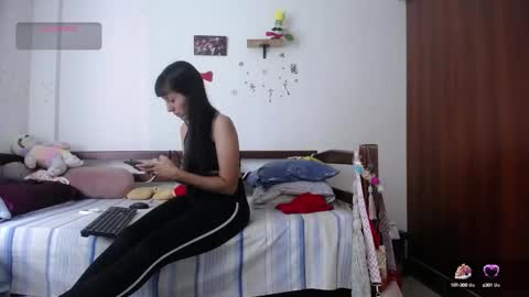 Snapshot of moonlunita chatting on 09-22-25, 03:47 moonlunita online show from 09-22-25, 03:47
