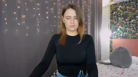 Snapshot of moonshineee_ chatting on 12-10-24, 06:06 Monica online show from 12-10-24, 06:06