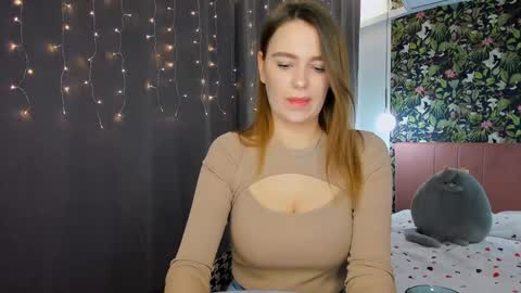 Snapshot of moonshineee_ chatting on 12-11-24, 05:48 Monica online show from 12-11-24, 05:48