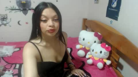 Snapshot of moontthbluee chatting on 12-15-25, 07:45 luna online show from 12-15-25, 07:45