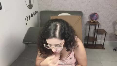 Moon Woman online show from 03-07-25, 09:40