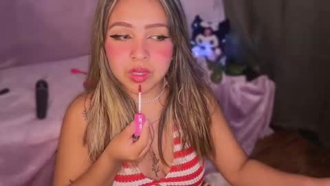 Snapshot of moonxxvelvet chatting on 02-26-26, 07:35 moonxxvelvet online show from 02-26-26, 07:35