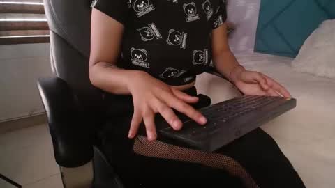 Michelle online show from 03-06-25, 07:21