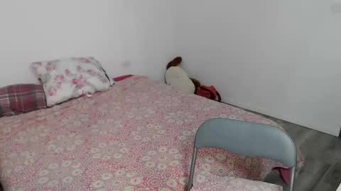 mora2414 online show from 11-10-25, 08:02