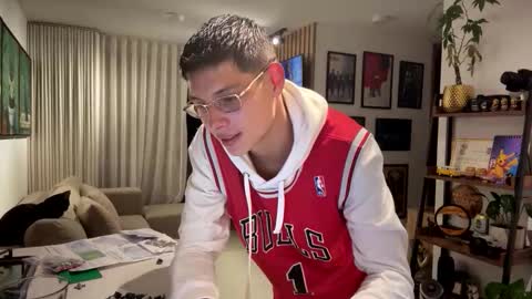   online show from 10-28-25, 12:36