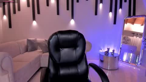 Morgan Hicks online show from 10-08-25, 07:22