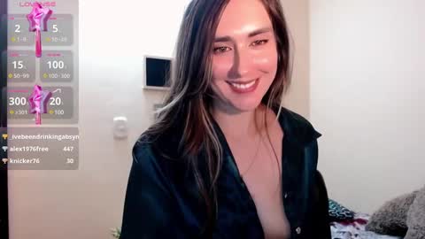 Snapshot of moriahhoe chatting on 12-16-24, 10:03 Moriah online show from 12-16-24, 10:03