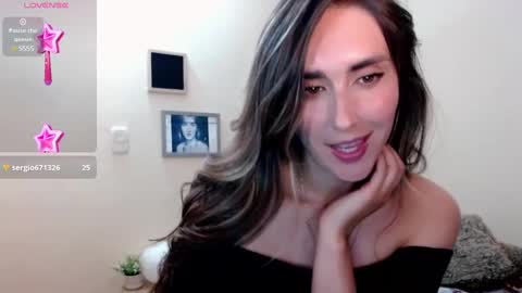 Snapshot of moriahhoe chatting on 12-26-24, 07:49 Moriah online show from 12-26-24, 07:49