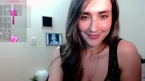 Snapshot of moriahhoe chatting on 02-17-25, 07:31 Moriah online show from 02-17-25, 07:31